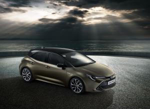 Toyota Auris Hybrid 2018 года